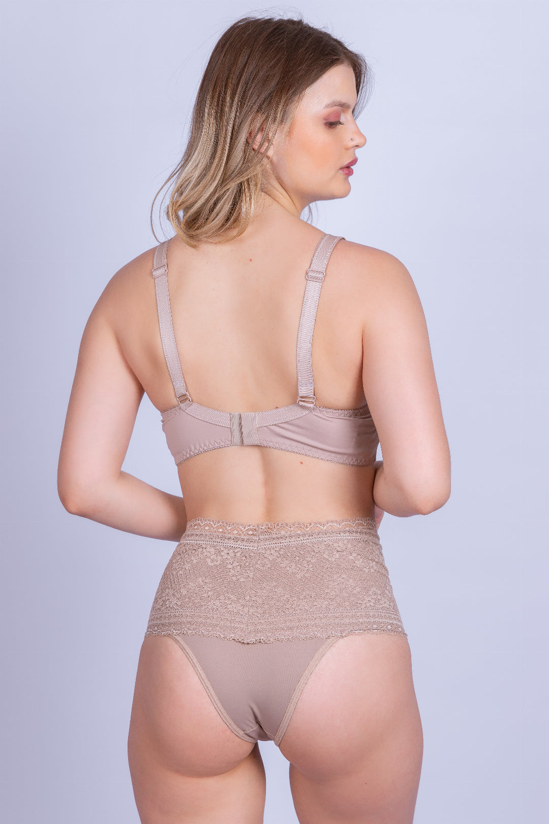 Calcinha de Renda Hot Pant e Microfibra - Stella Bernardi